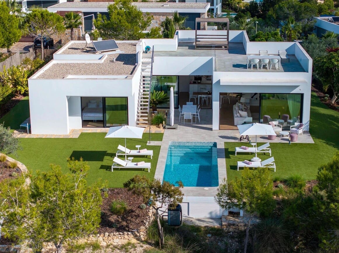 Chalet de 3 habitaciones en Las Colinas Golf en venta con piscina garaje - 1.790.000 € (Ref: 10183406)