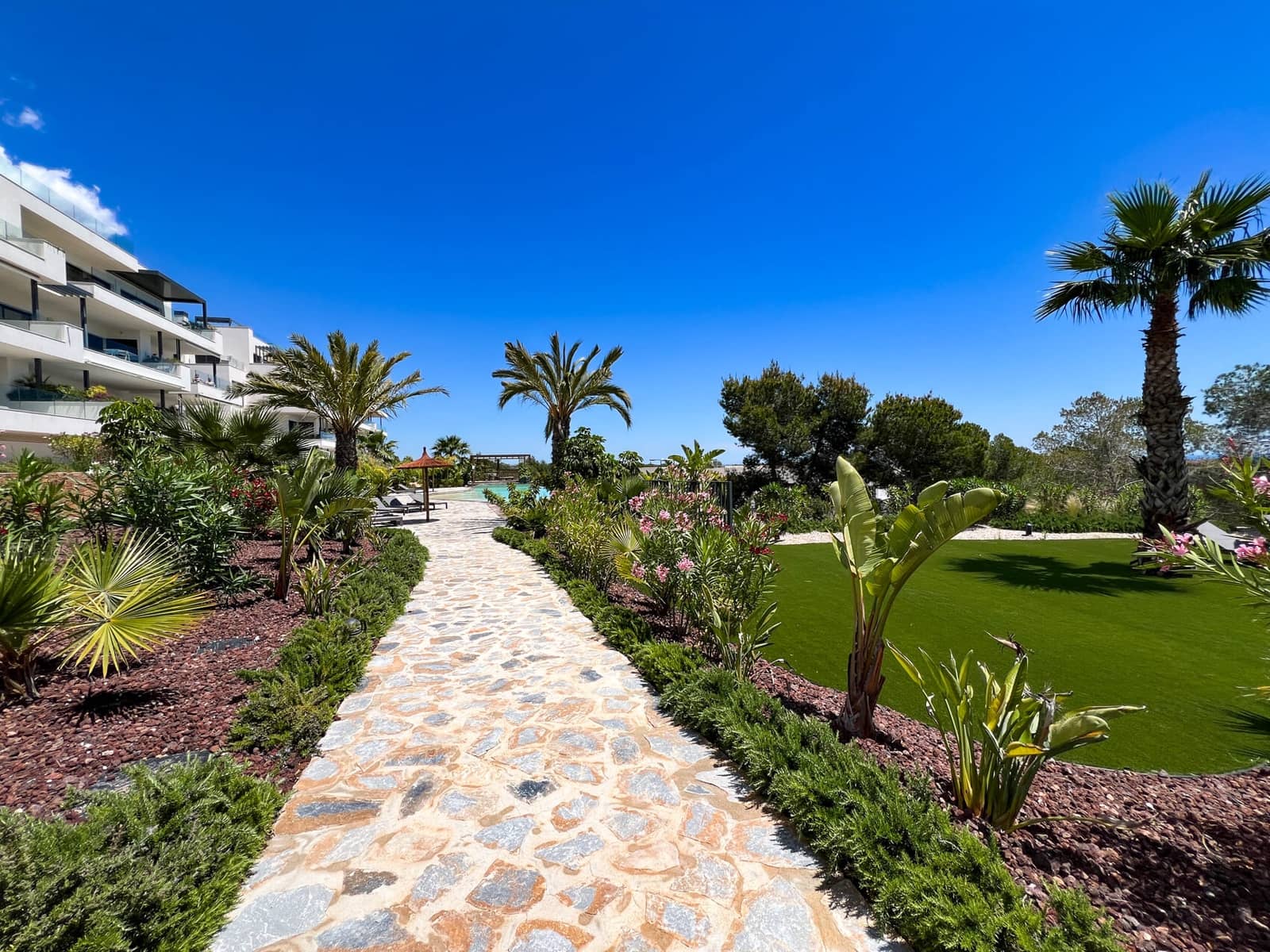 3 bedroom Penthouse for sale in Las Colinas Golf with pool garage - € 990,000 (Ref: 10183410)
