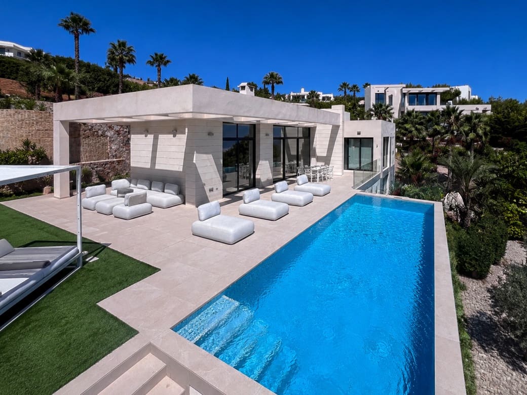 Chalet de 5 habitaciones en Las Colinas Golf en venta con piscina garaje - 1.795.000 € (Ref: 10183413)