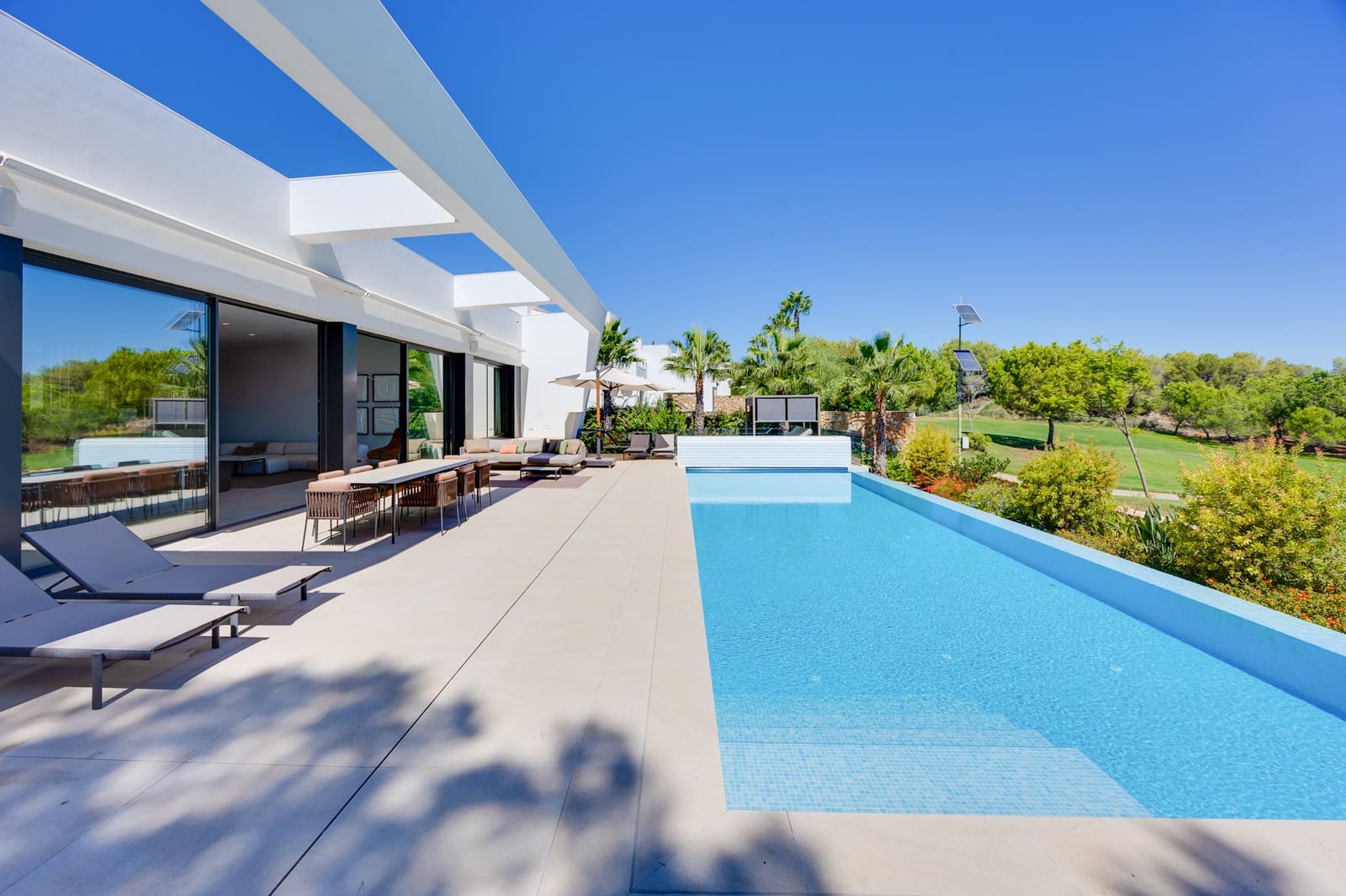 Chalet de 5 habitaciones en Las Colinas Golf en venta con piscina garaje - 2.800.000 € (Ref: 10183414)