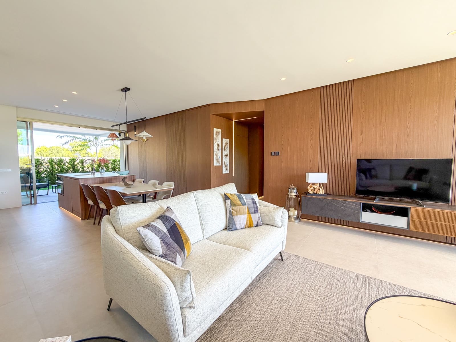 Apartamento de 3 habitaciones en Las Colinas Golf en venta con piscina garaje - 795.000 € (Ref: 10183416)