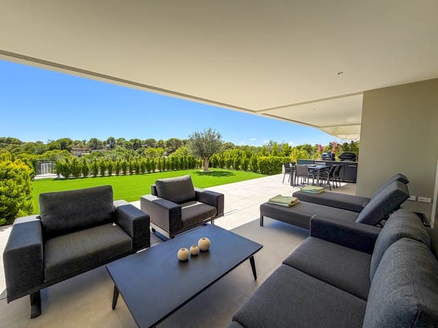 Apartamento de 3 habitaciones en Las Colinas Golf, Orihuela en venta con piscina garaje - 795.000 € (Ref: 10183416)