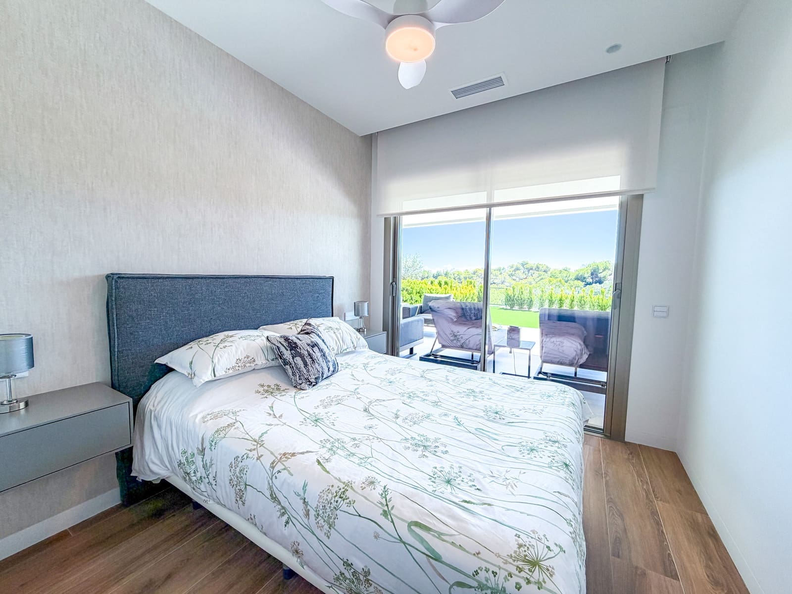 Apartamento de 3 habitaciones en Las Colinas Golf en venta con piscina garaje - 795.000 € (Ref: 10183416)
