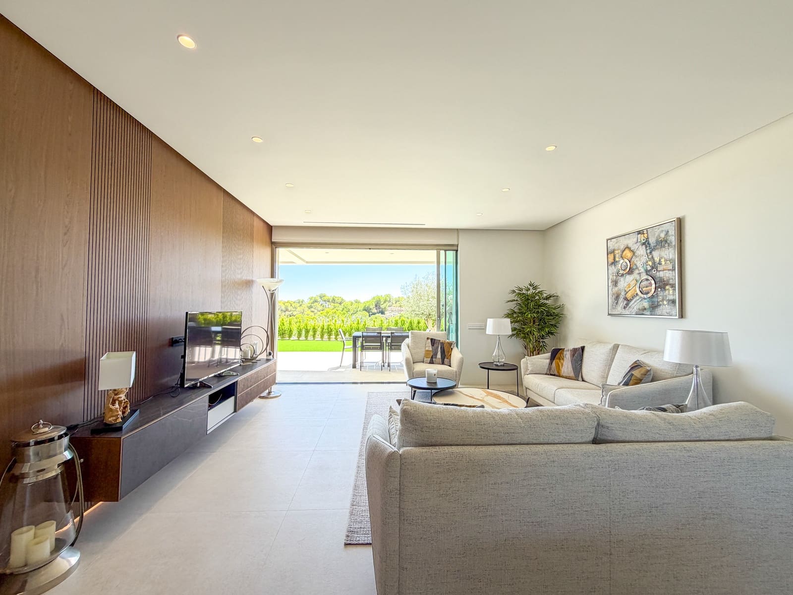 Apartamento de 3 habitaciones en Las Colinas Golf en venta con piscina garaje - 795.000 € (Ref: 10183416)