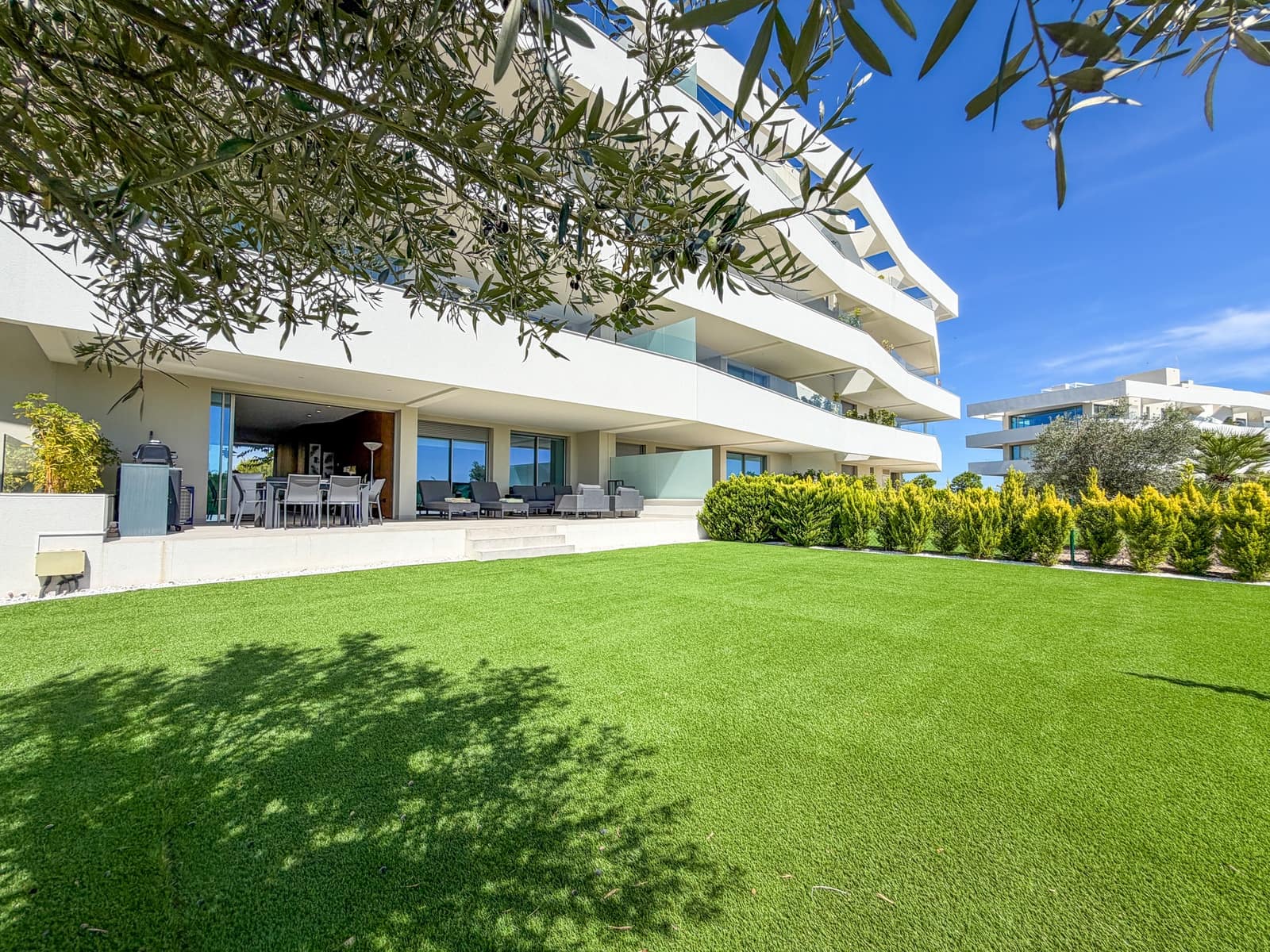 Apartamento de 3 habitaciones en Las Colinas Golf en venta con piscina garaje - 795.000 € (Ref: 10183416)