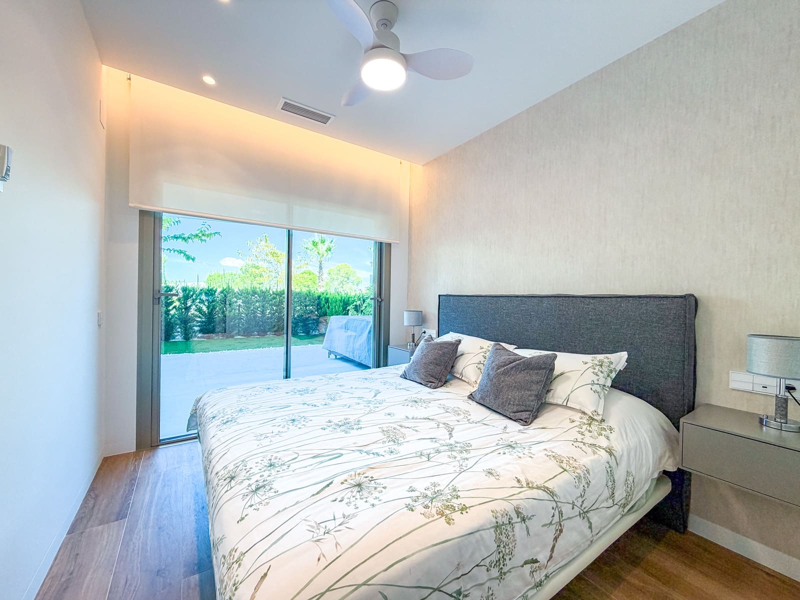 Apartamento de 3 habitaciones en Las Colinas Golf en venta con piscina garaje - 795.000 € (Ref: 10183416)