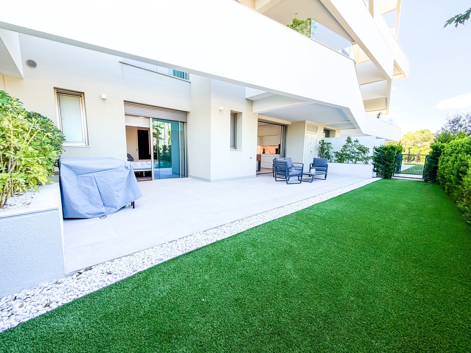 Apartamento de 3 habitaciones en Las Colinas Golf en venta con piscina garaje - 795.000 € (Ref: 10183416)