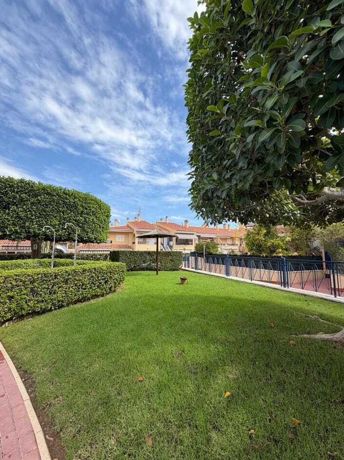 Chalet de 2 habitaciones en Santa Pola en venta con piscina garaje - 199.900 € (Ref: 10184397)