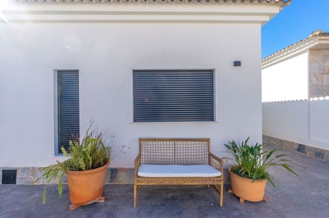 Chalet de 3 habitaciones en El Chaparral, Torrevieja en venta con piscina garaje - 459.000 € (Ref: 10184408)