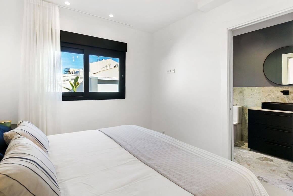 Chalet de 3 habitaciones en Torrevieja en venta con piscina garaje - 459.000 € (Ref: 10184408)