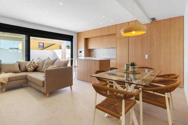 Chalet de 3 habitaciones en El Chaparral, Torrevieja en venta con piscina garaje - 459.000 € (Ref: 10184408)
