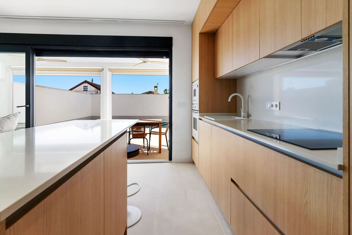 Chalet de 3 habitaciones en Torrevieja en venta con piscina garaje - 459.000 € (Ref: 10184408)