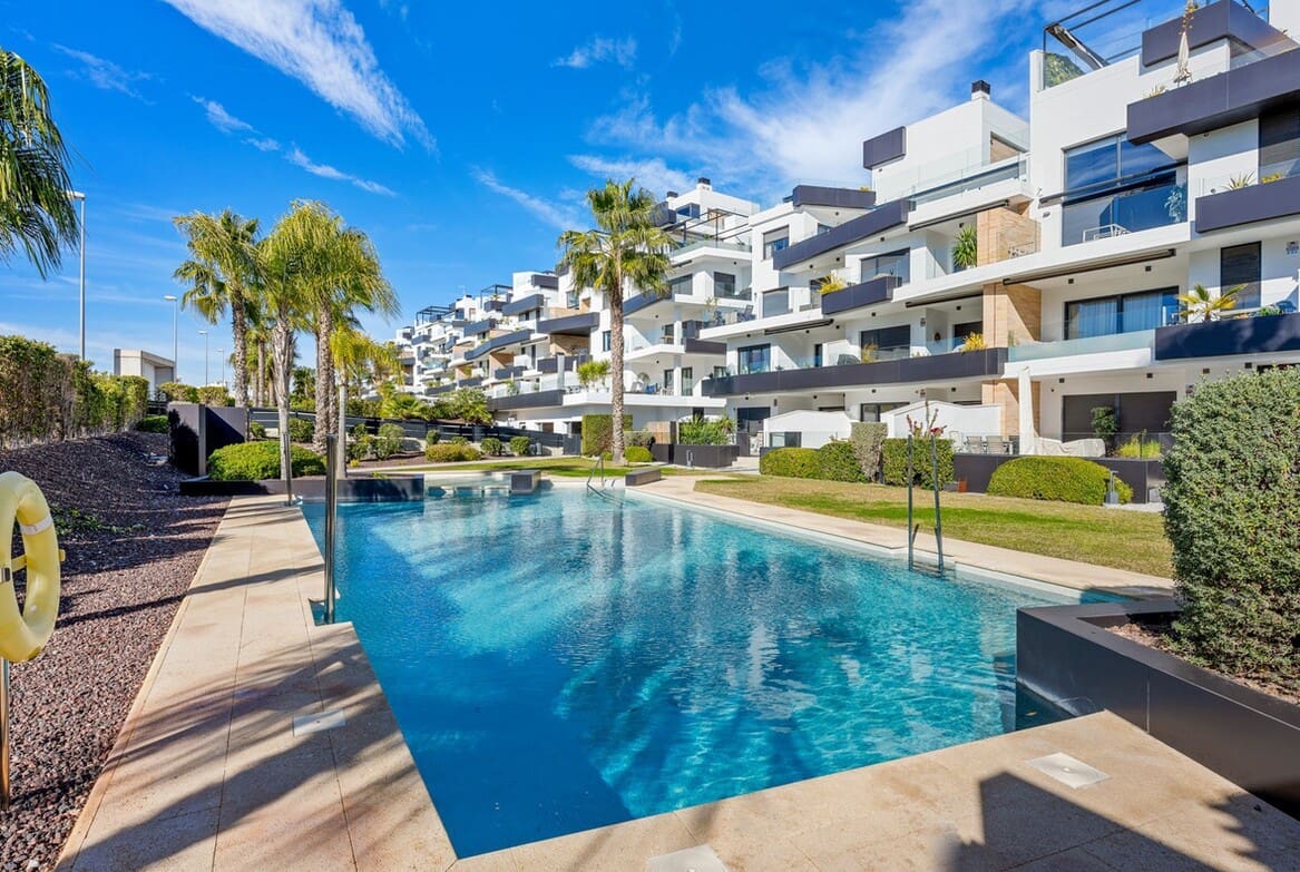 3 sovrum Lägenhet till salu i Orihuela Costa med pool garage - 639 000 € (Ref: 10184409)