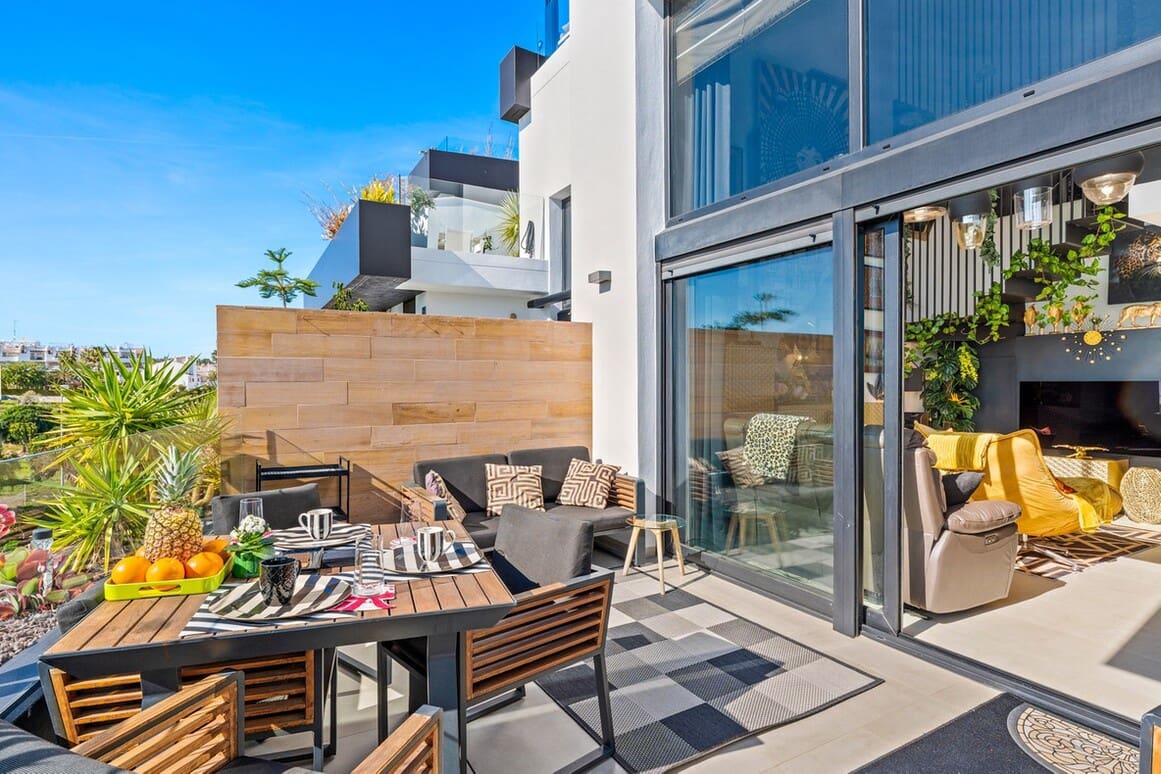 3 sovrum Lägenhet till salu i Orihuela Costa med pool garage - 639 000 € (Ref: 10184409)
