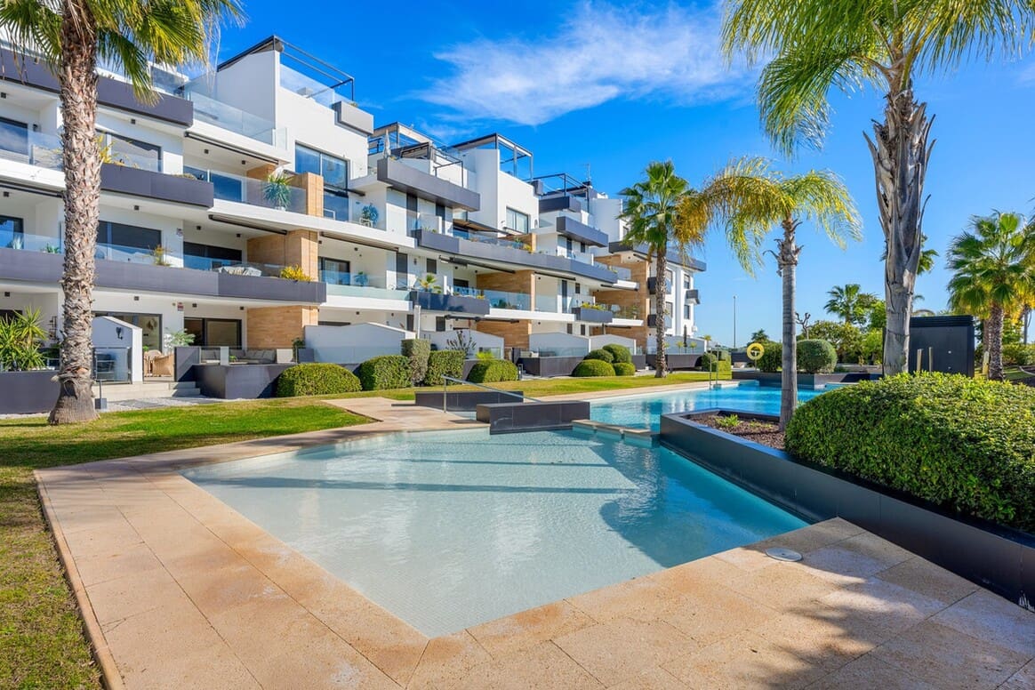 3 sovrum Lägenhet till salu i Orihuela Costa med pool garage - 639 000 € (Ref: 10184409)