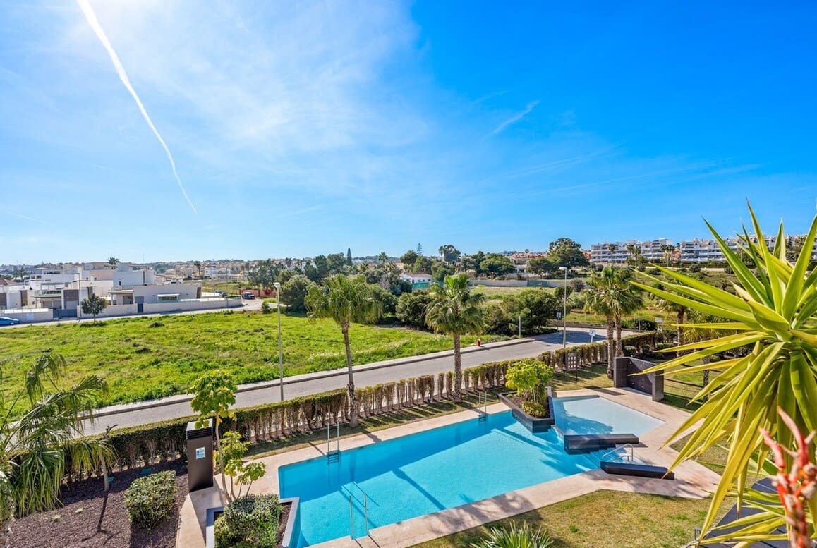 3 sovrum Lägenhet till salu i Orihuela Costa med pool garage - 639 000 € (Ref: 10184409)