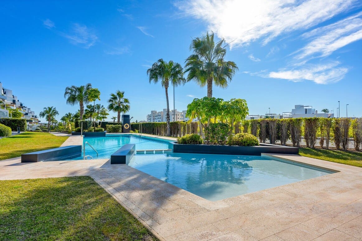 3 sovrum Lägenhet till salu i Orihuela Costa med pool garage - 639 000 € (Ref: 10184409)