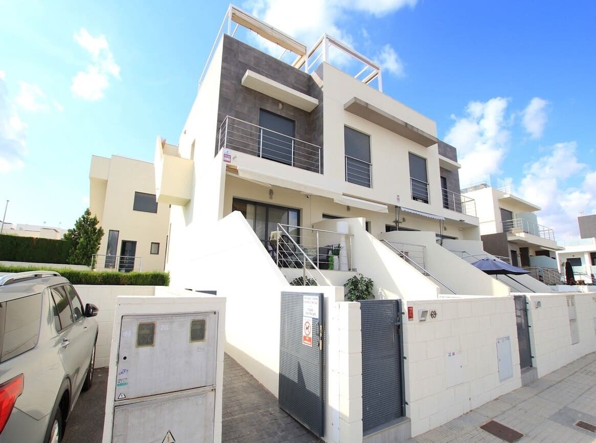 3 makuuhuone Omakotitalo myytävänä paikassa Benijofar mukana uima-altaan - 324 950 € (Ref: 10185353)
