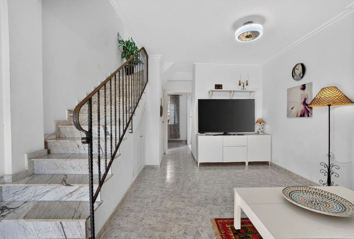 2 slaapkamer Huis te koop in Torrevieja met zwembad - € 199.000 (Ref: 10186714)