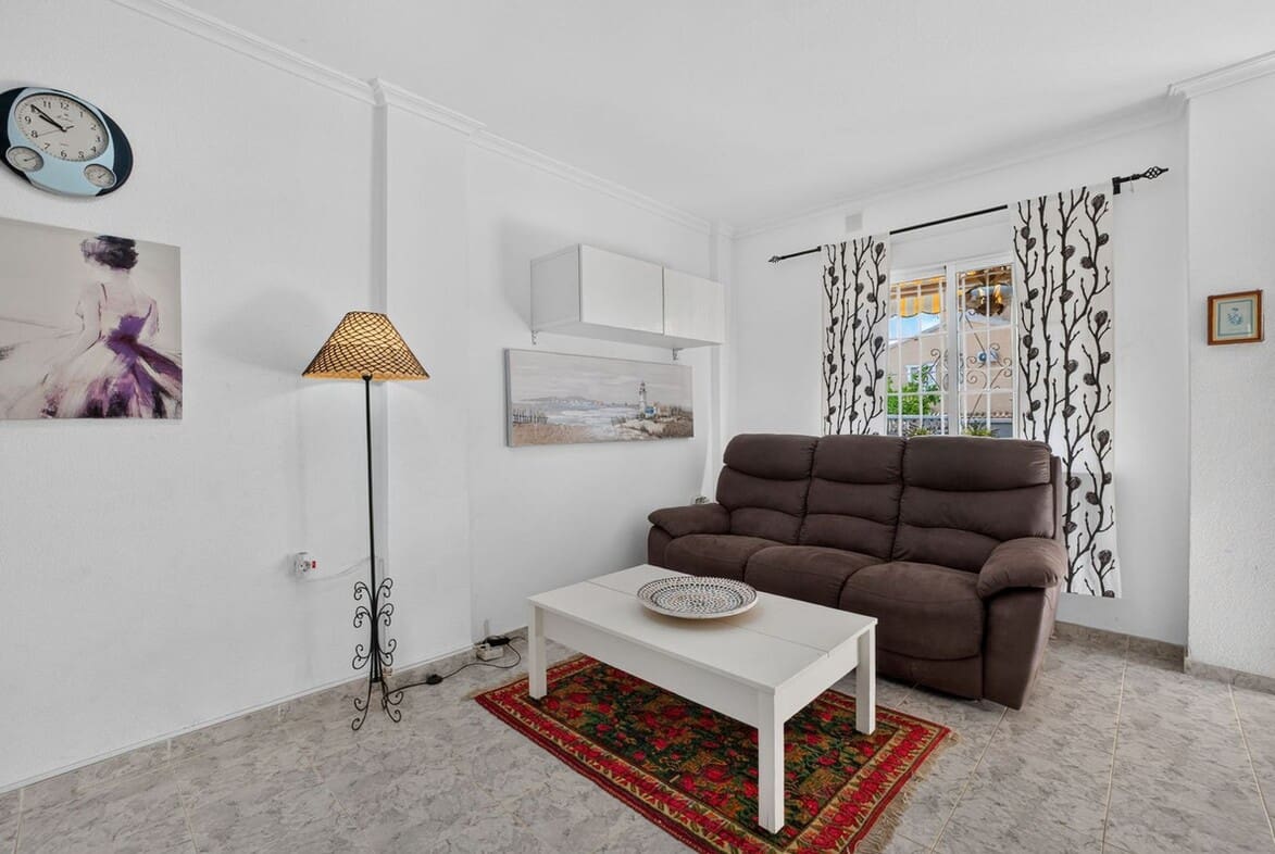 2 slaapkamer Huis te koop in Torrevieja met zwembad - € 199.000 (Ref: 10186714)