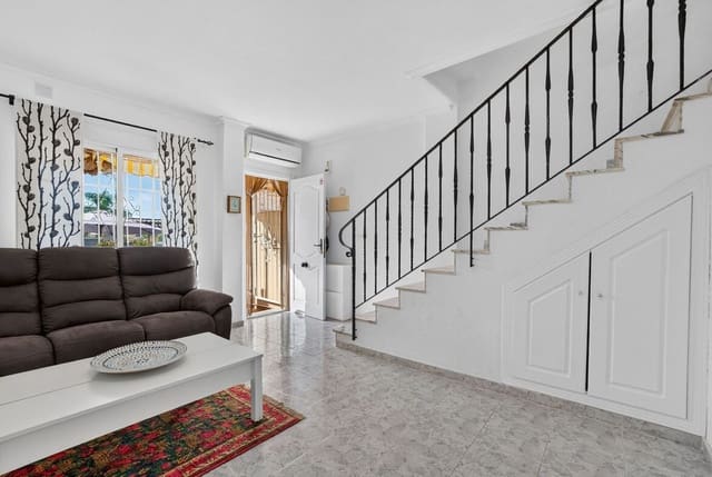2 slaapkamer Huis te koop in Aguas Nuevas, Torrevieja met zwembad - € 199.000 (Ref: 10186714)
