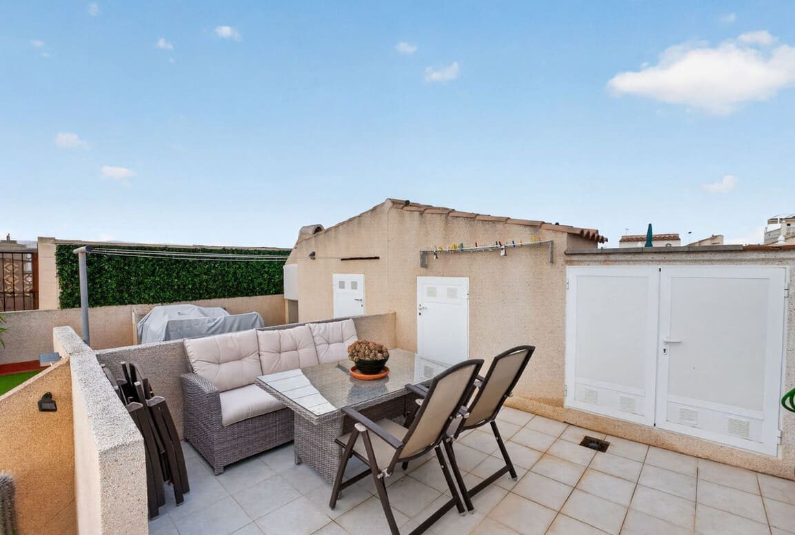 2 slaapkamer Huis te koop in Torrevieja met zwembad - € 199.000 (Ref: 10186714)