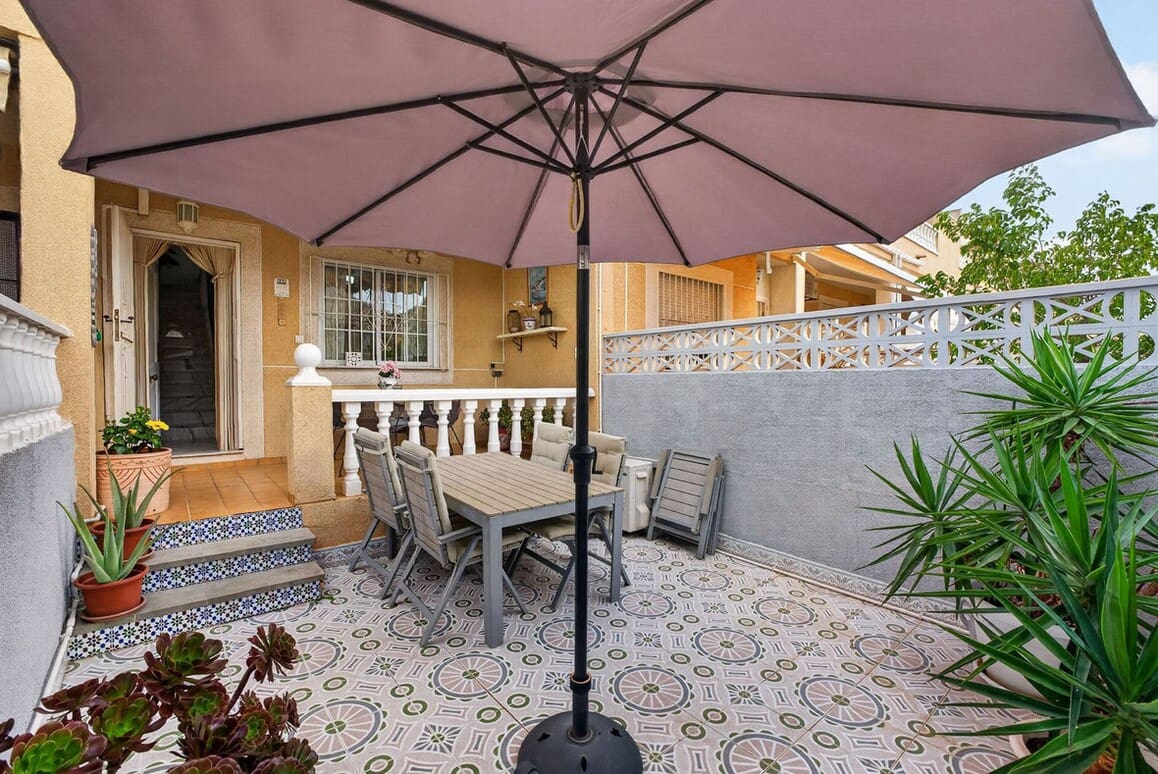 2 slaapkamer Huis te koop in Torrevieja met zwembad - € 199.000 (Ref: 10186714)