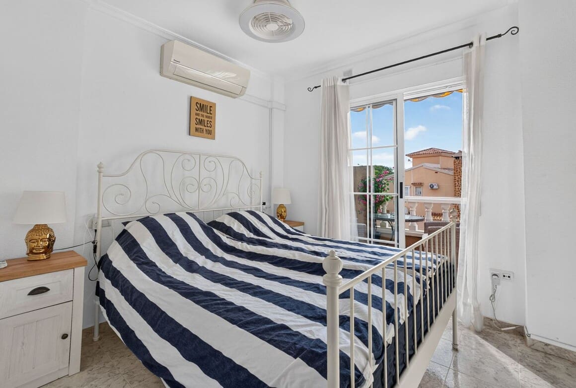 2 slaapkamer Huis te koop in Torrevieja met zwembad - € 199.000 (Ref: 10186714)