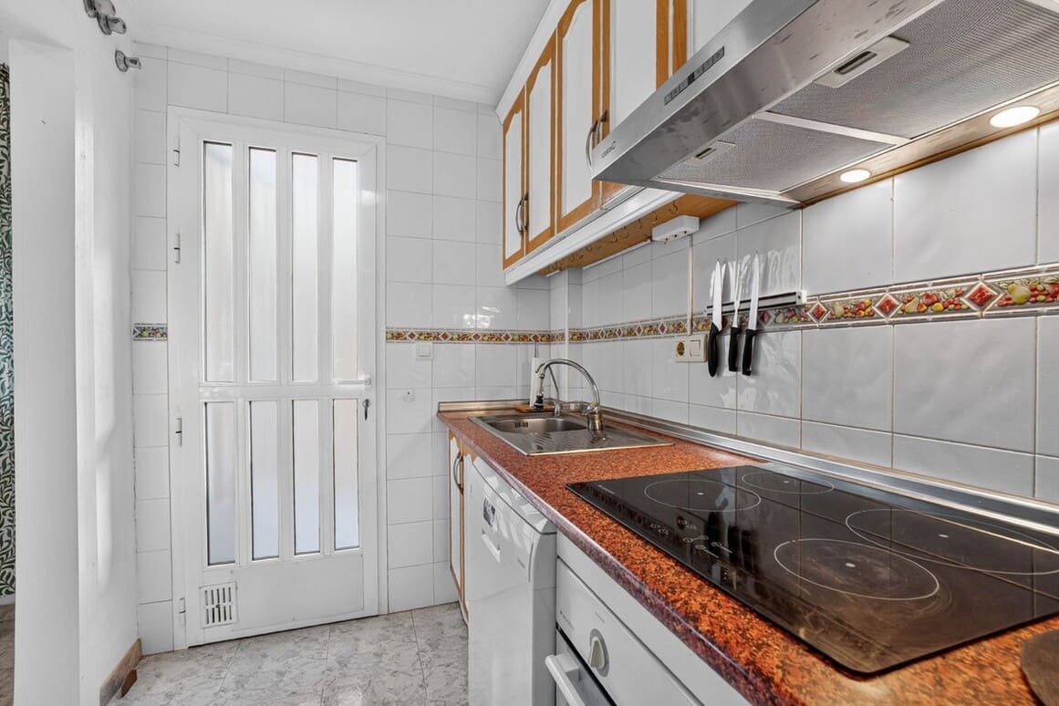 2 slaapkamer Huis te koop in Torrevieja met zwembad - € 199.000 (Ref: 10186714)