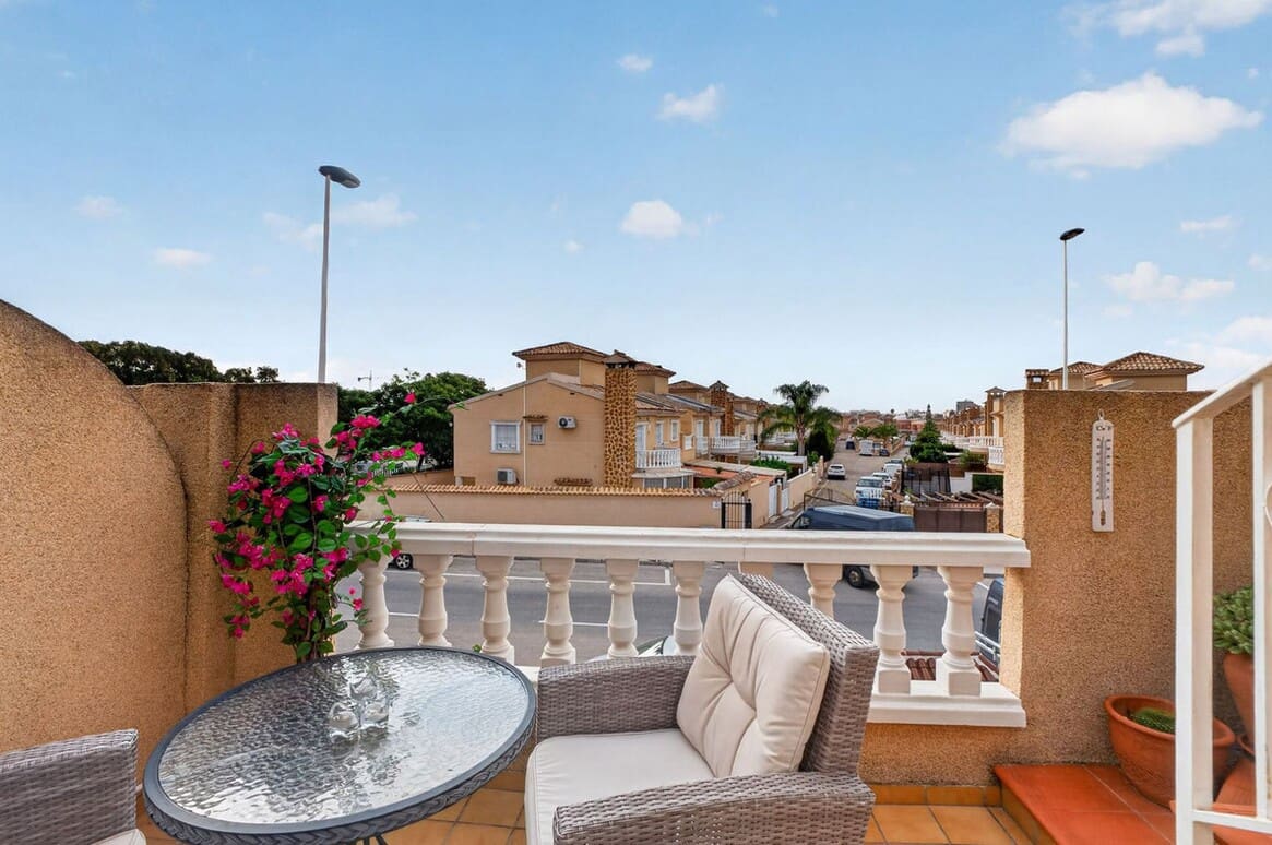 2 slaapkamer Huis te koop in Torrevieja met zwembad - € 199.000 (Ref: 10186714)