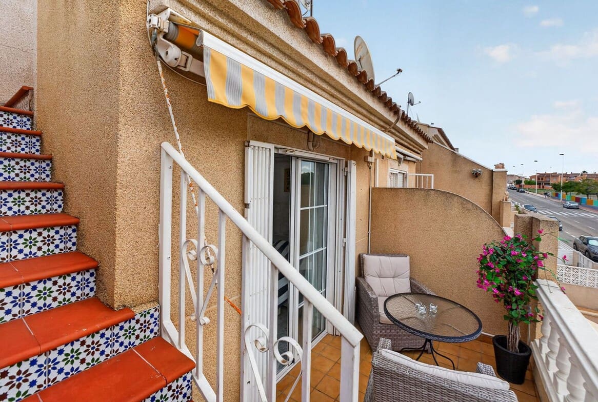 2 slaapkamer Huis te koop in Torrevieja met zwembad - € 199.000 (Ref: 10186714)