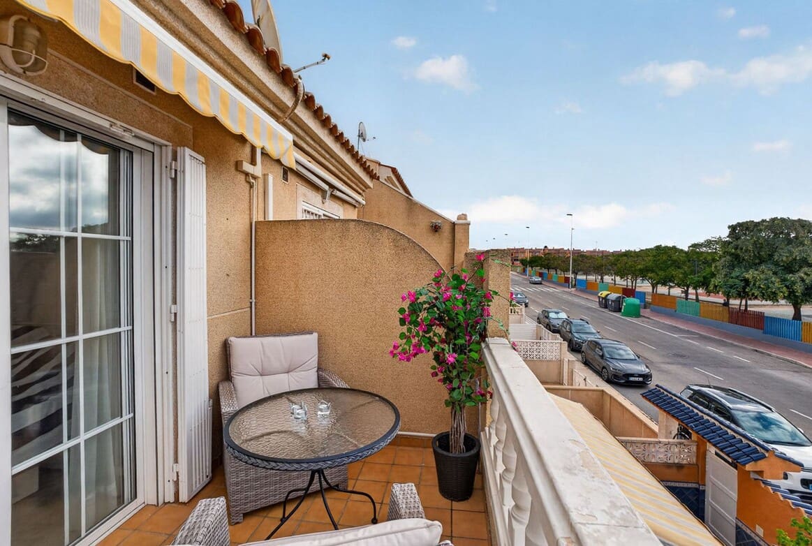 2 slaapkamer Huis te koop in Torrevieja met zwembad - € 199.000 (Ref: 10186714)