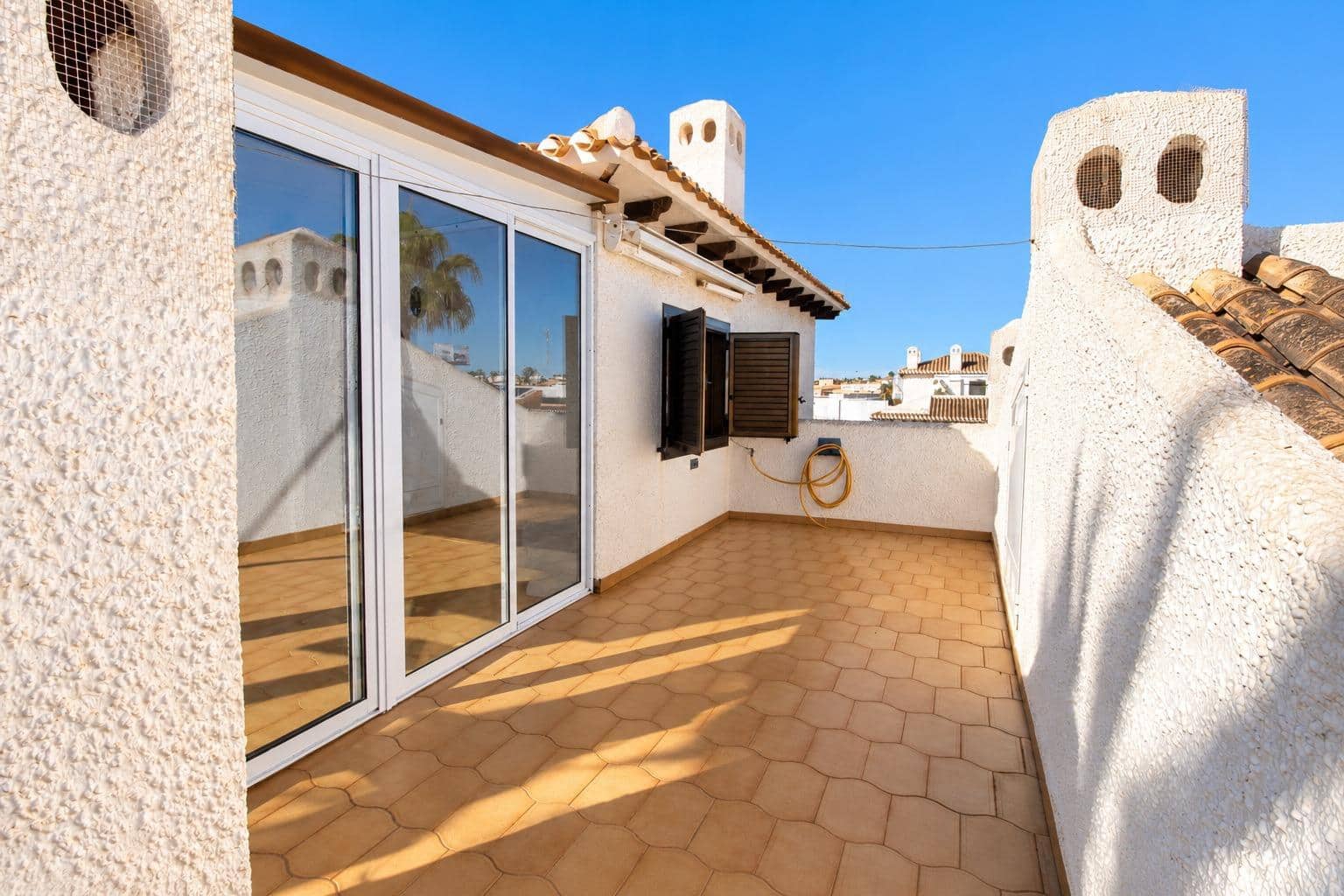 3 soverom Leilighet til salgs i Cabo Roig med svømmebasseng - € 320 000 (Ref: 10186717)
