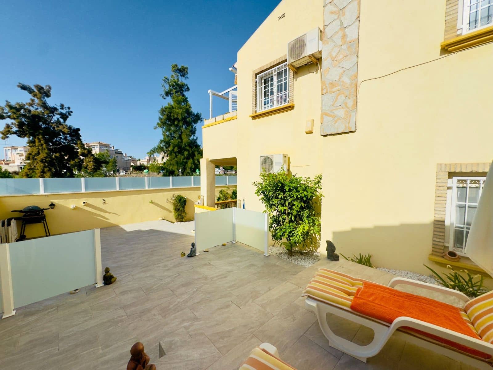 3 sypialnia Willa na sprzedaż w Playa Flamenca z basenem garażem - 365 000 € (Ref: 9513641)