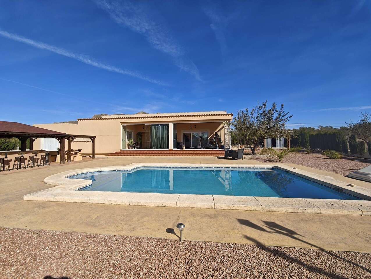 3 soveværelse Villa til salg i Sax med garage - € 399.995 (Ref: 9513651)