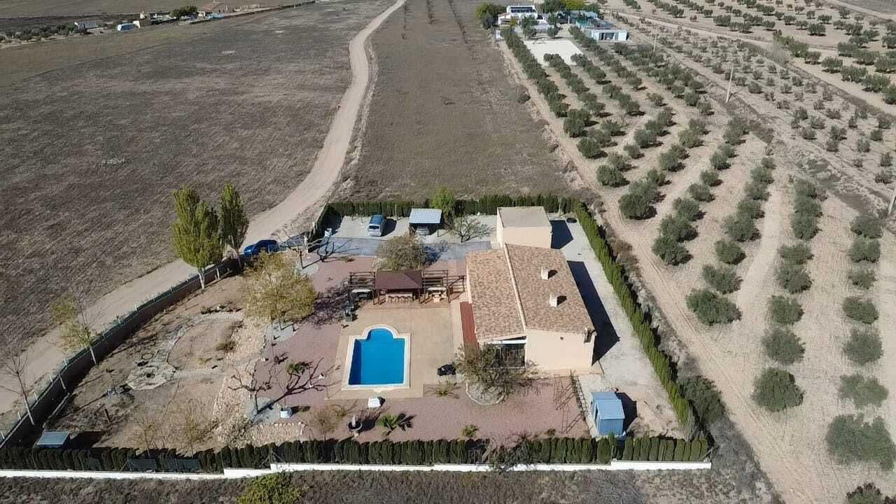 3 soveværelse Villa til salg i Sax med garage - € 399.995 (Ref: 9513651)