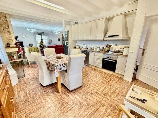 3 bedroom Villa for sale in Avileses with garage - € 375,000 (Ref: 9513670)