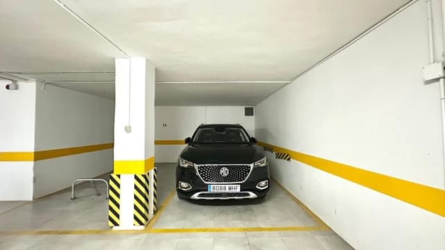 3 bedroom Apartment for sale in Torrevieja - € 220,000 (Ref: 9513680)