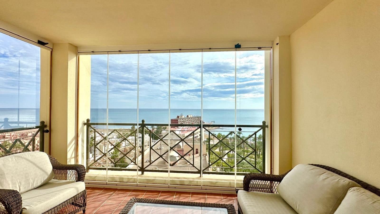 3 makuuhuone Huoneisto myytävänä paikassa Torrevieja mukana uima-altaan - 369 900 € (Ref: 9513681)