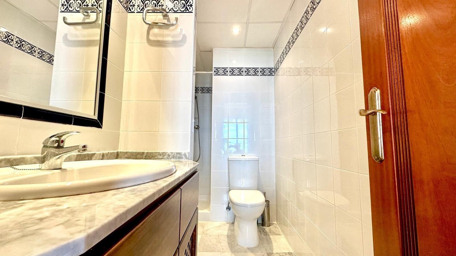 3 makuuhuone Huoneisto myytävänä paikassa Torrevieja mukana uima-altaan - 369 900 € (Ref: 9513681)