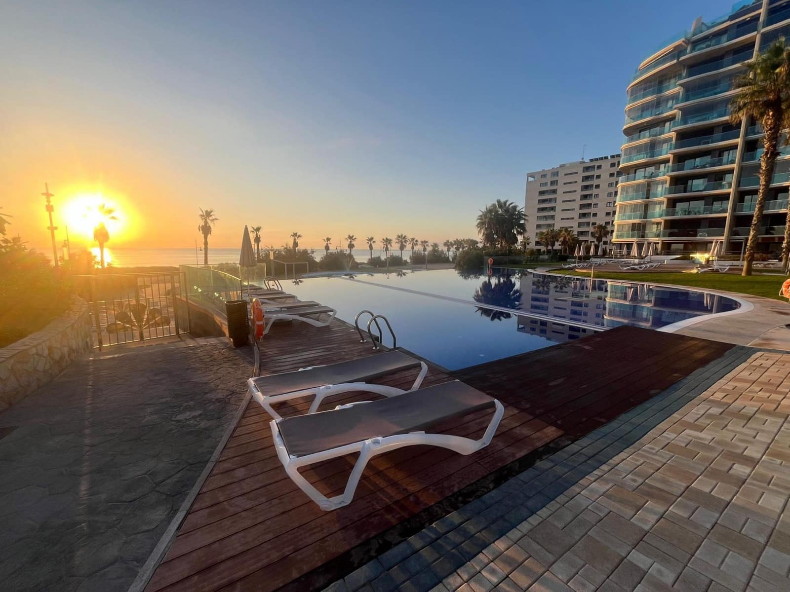3 bedroom Apartment for sale in Punta Prima with garage - € 469,950 (Ref: 9513682)