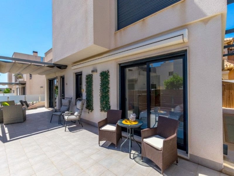 Chalet de 5 habitaciones en Aguas Nuevas en venta - 439.000 € (Ref: 9513692)