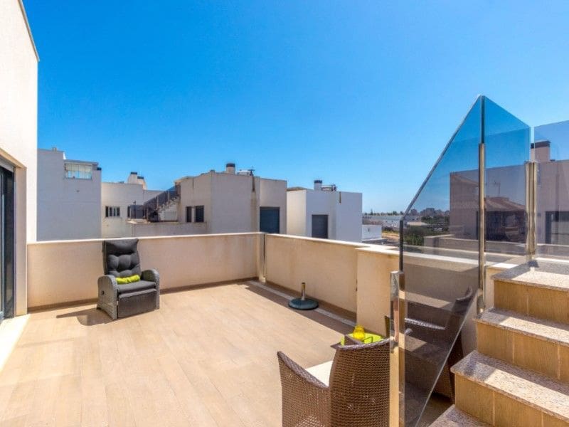 Chalet de 5 habitaciones en Aguas Nuevas en venta - 439.000 € (Ref: 9513692)