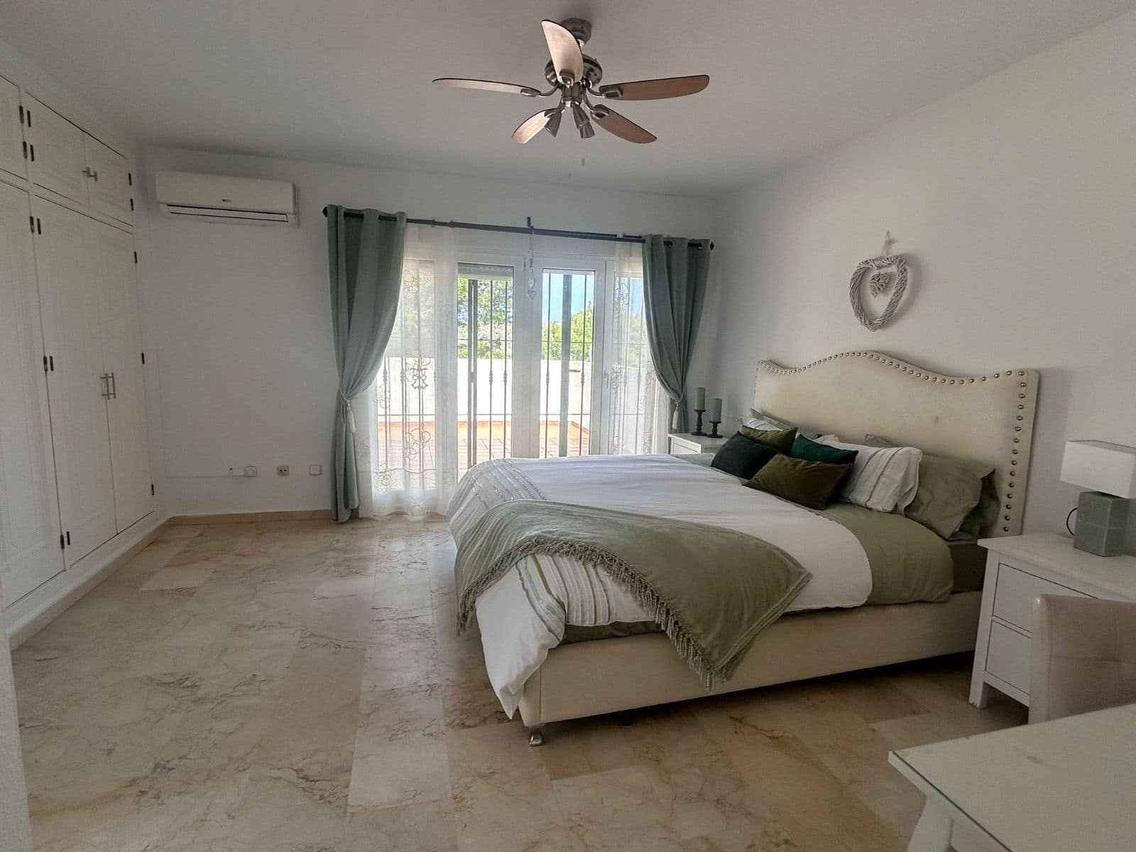 5 sypialnia Willa na sprzedaż w Orihuela Costa z basenem garażem - 639 900 € (Ref: 9513694)