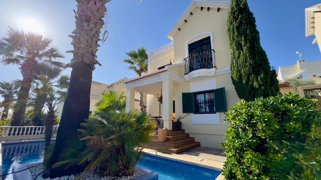 3 chambre Villa/Maison à vendre à Lomas de Cabo Roig - Los Dolses, Orihuela avec piscine - 424 000 € (Ref: 9513702)
