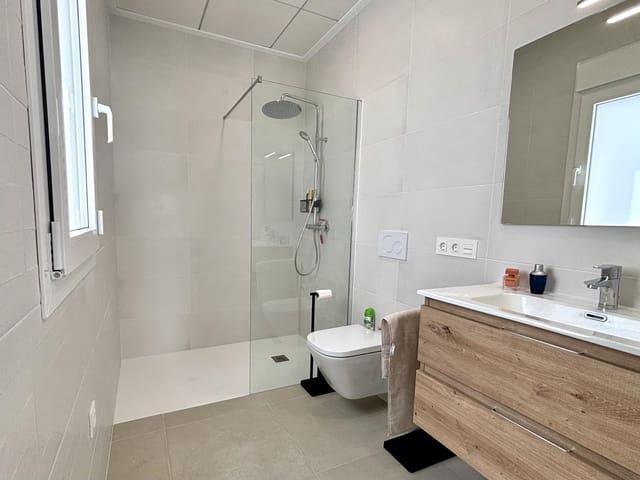 3 bedroom Villa for sale in Rojales with pool - € 470,000 (Ref: 9513703)