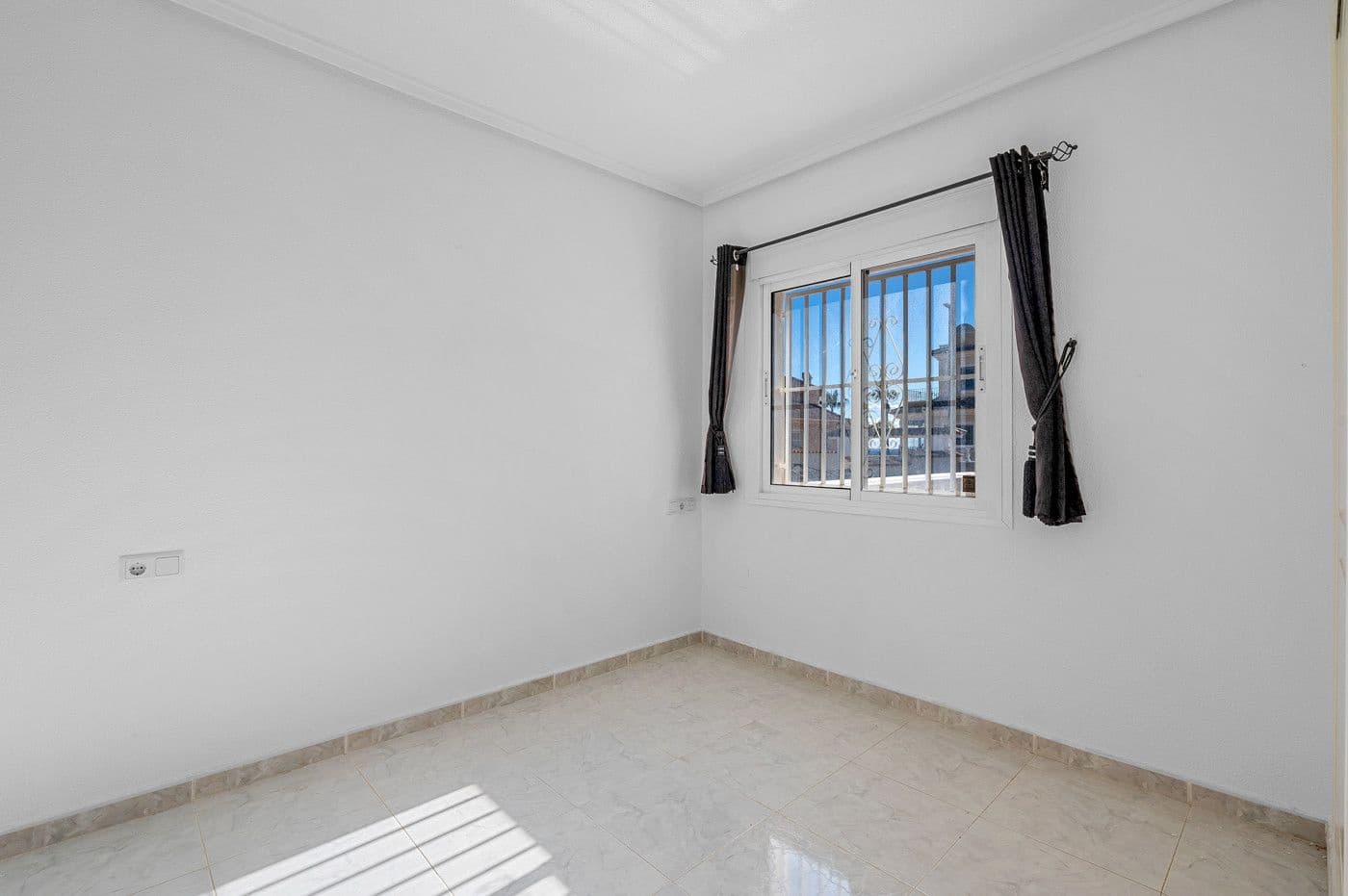 4 sypialnia Willa na sprzedaż w Lo Pepin - 375 000 € (Ref: 9513712)