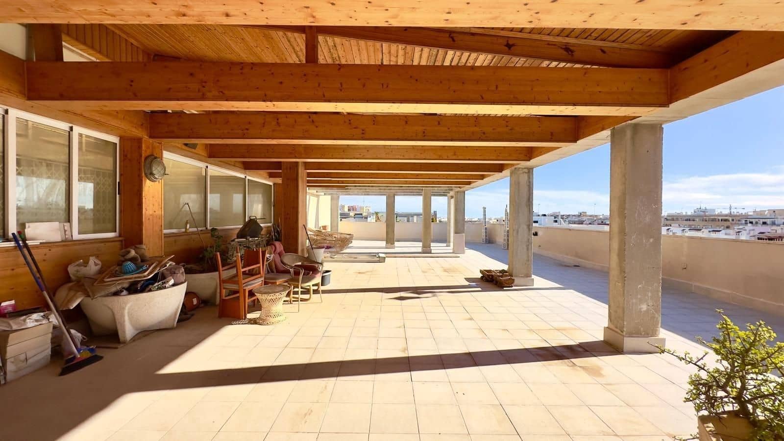 Ático de 2 habitaciones en Torrevieja en venta - 449.900 € (Ref: 9513713)