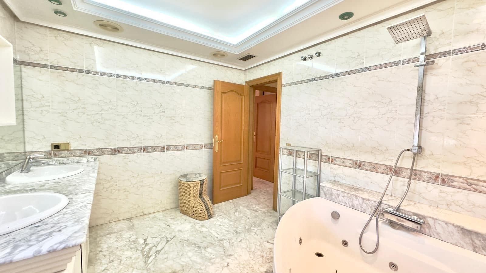 2 soveværelse Penthouse til salg i Torrevieja - € 449.900 (Ref: 9513713)