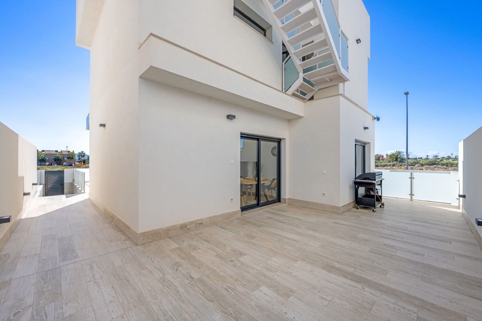 4 bedroom Villa for sale in Los Alcazares with pool garage - € 649,000 (Ref: 9513724)